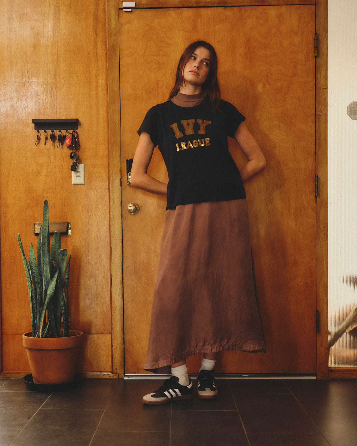 Sundry Ivy League Rolled Sleeve Tee in Deep Navy