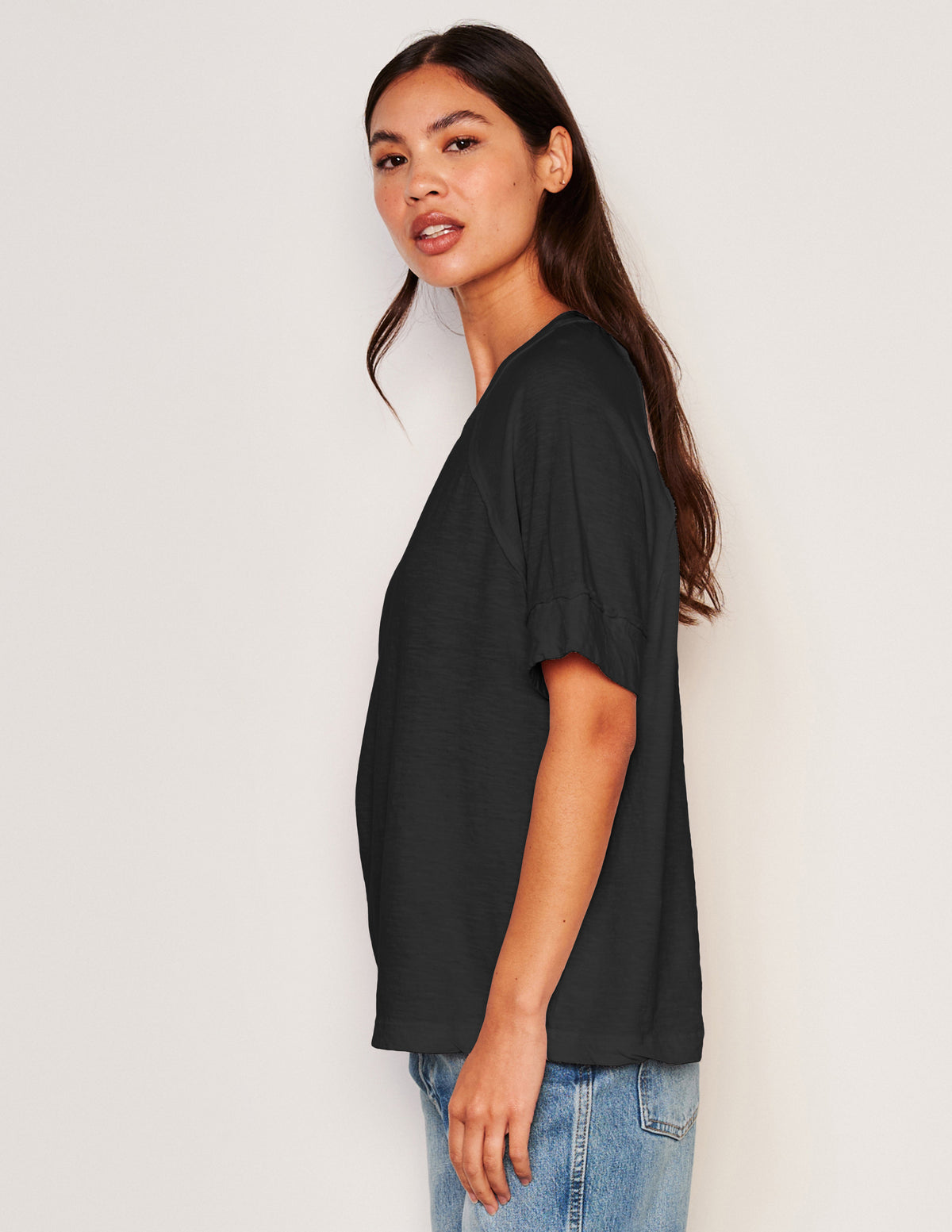 Sundry Boyfriend Tee in Black