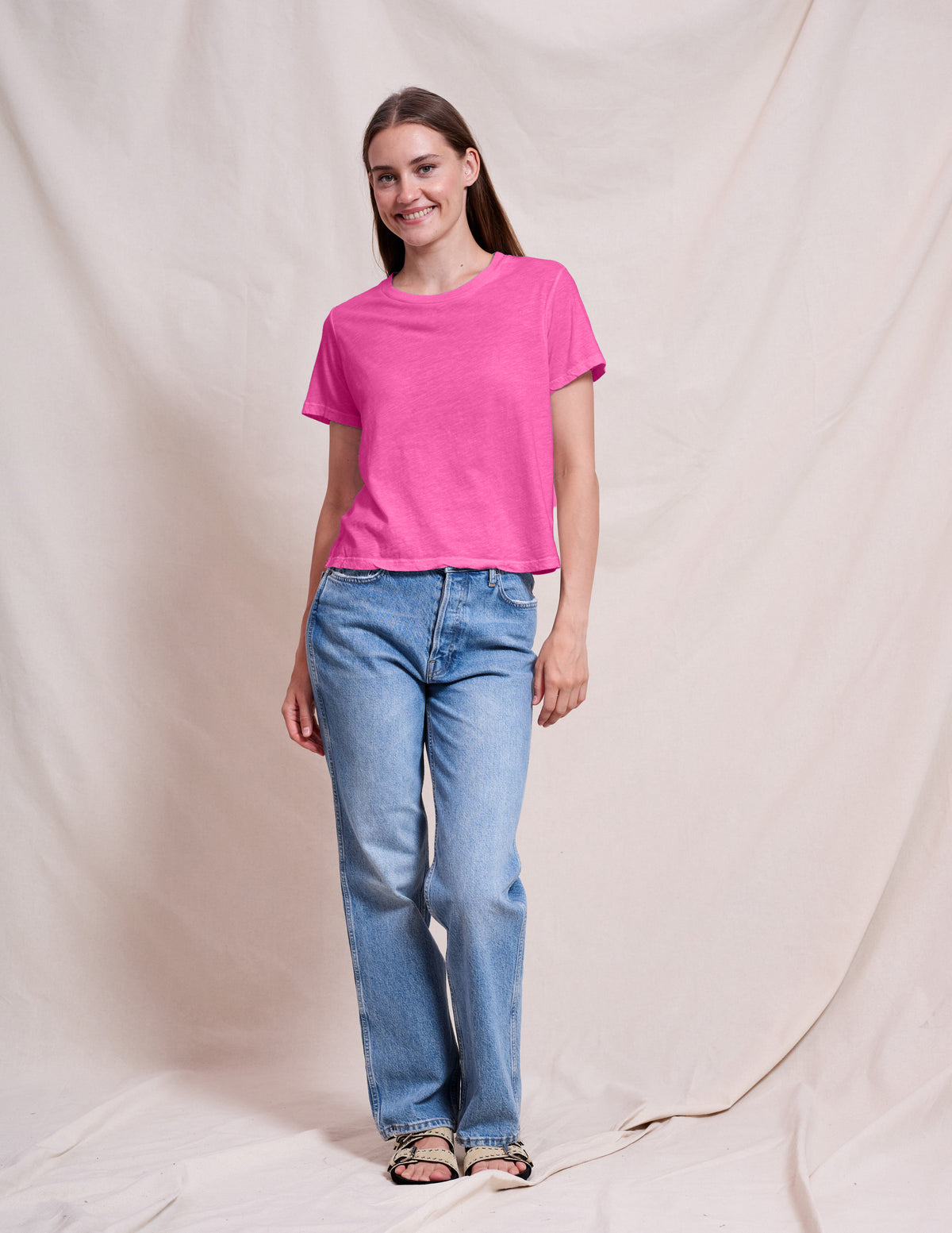 Sundry Crew Neck Tee in Jazzy Rose