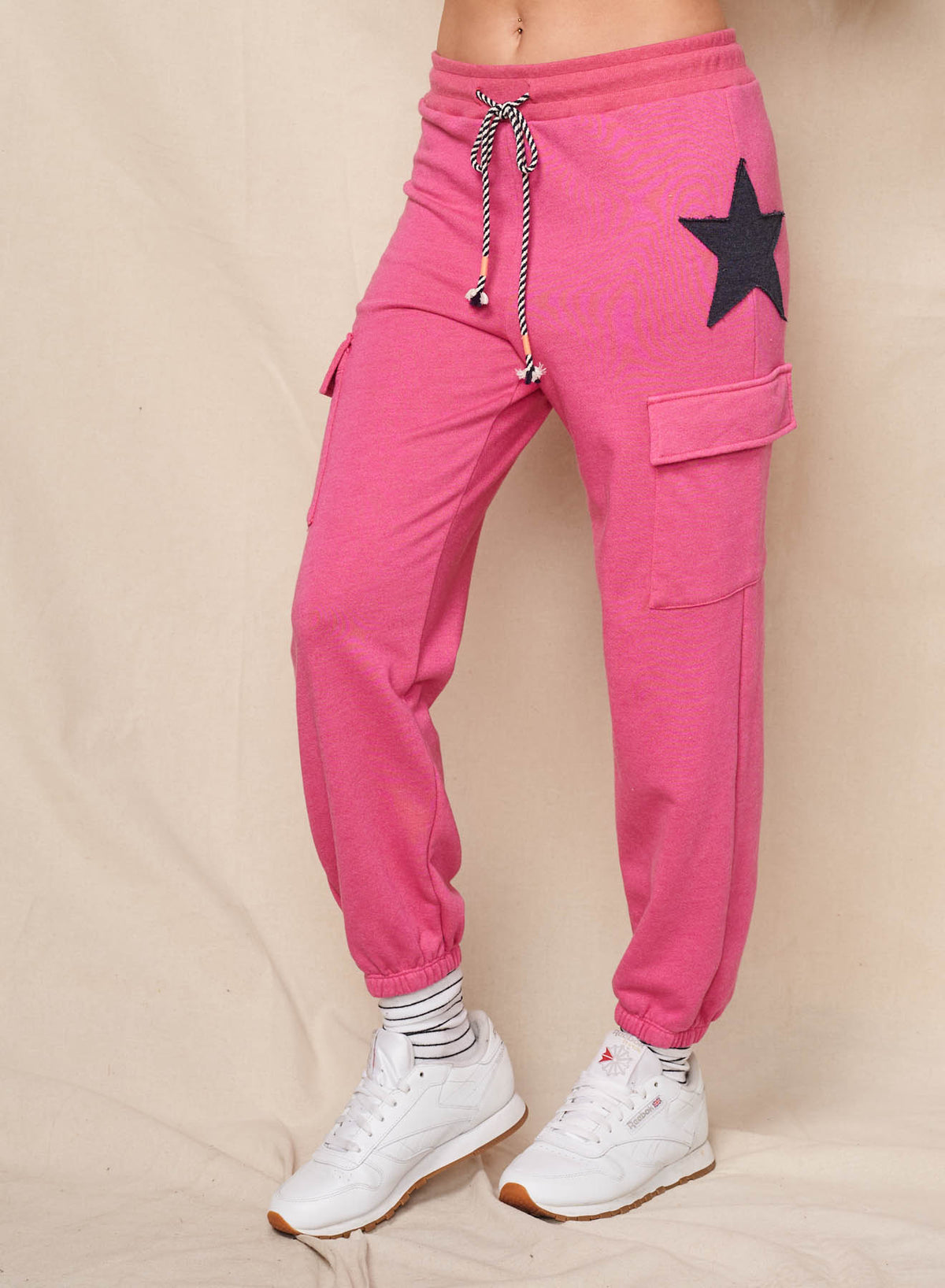 Sundry Cargo Sweatpant in Jazzy Rose