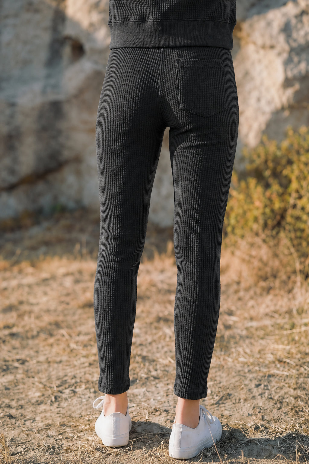 Sundry Lounge Capri Legging in Pigment Black