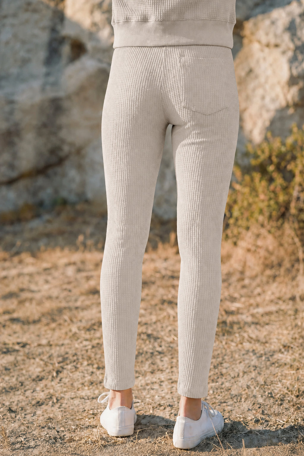 Sundry Lounge Capri Legging in Pearl