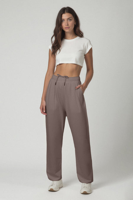 Sundry Softest Fleece Straight Leg Sweatpant in Latte