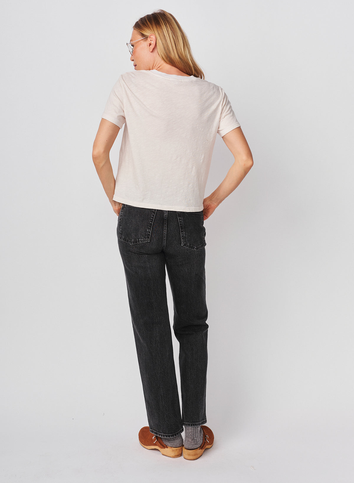 Sundry French Academy Short Sleeve Boxy Crew Tee in Oyster