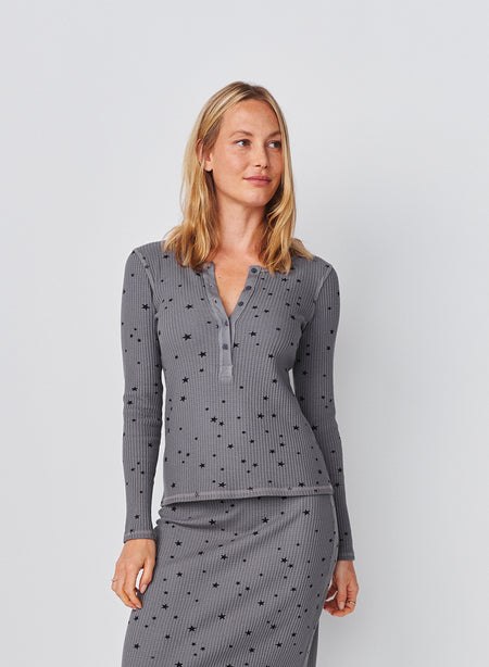 Sundry Stars Long Sleeve Henley in Steel
