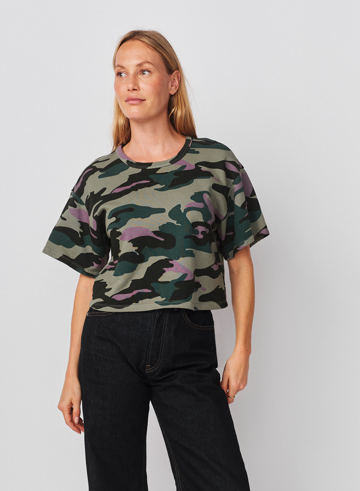 Sundry Cropped Sweatshirt Tee in Signature Green