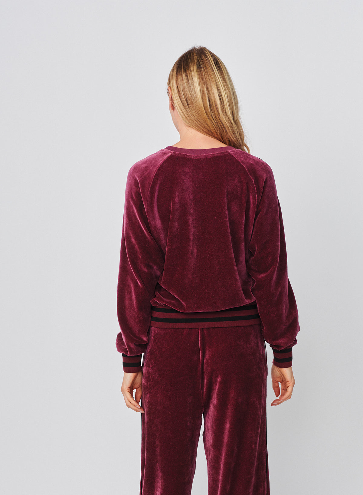 Sundry Raglan Sweatshirt in Mulled Wine