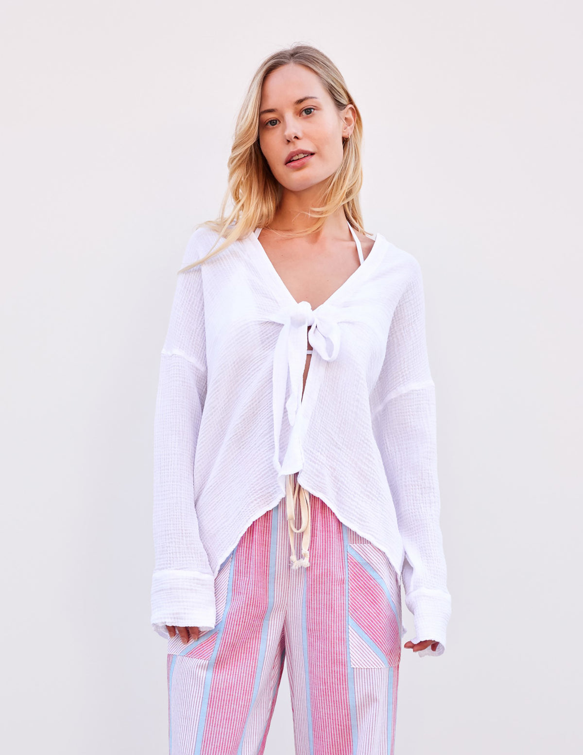 Sundry Tie Shirt in Optic White-3/4 front view