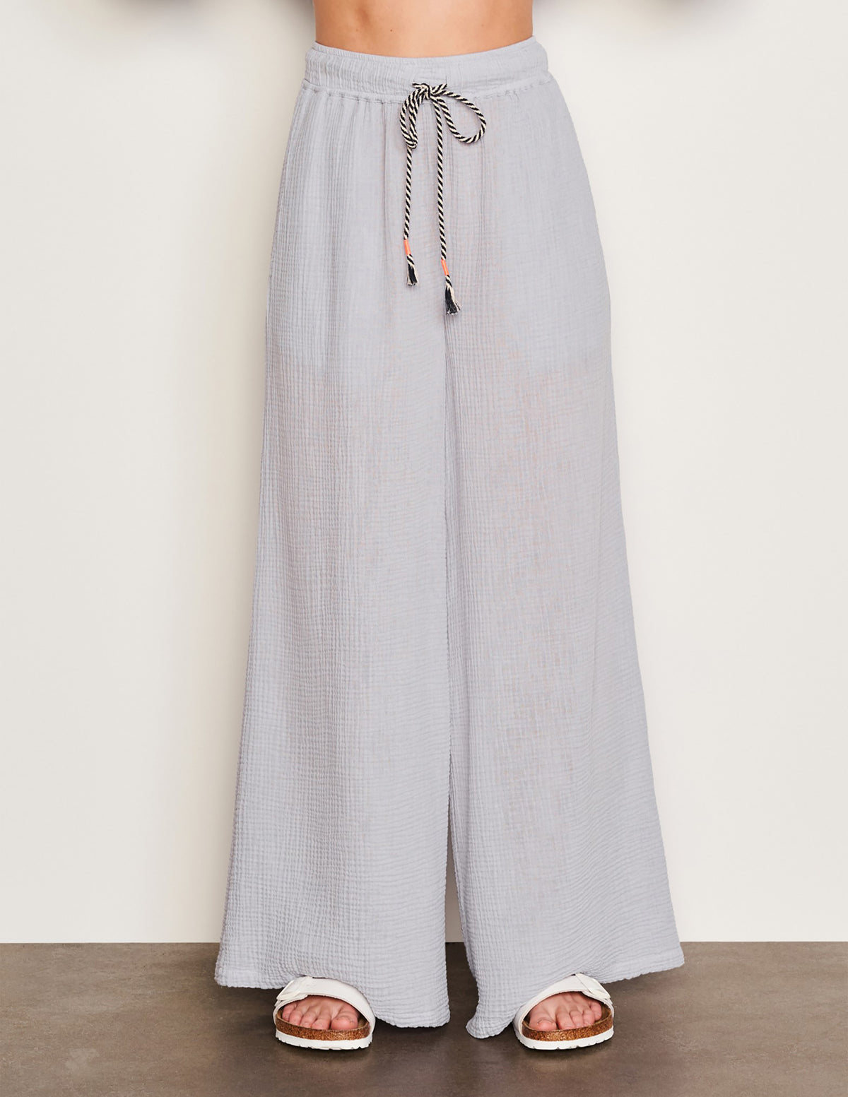 Sundry Wide Leg Pant in Blue Linen-close up of front