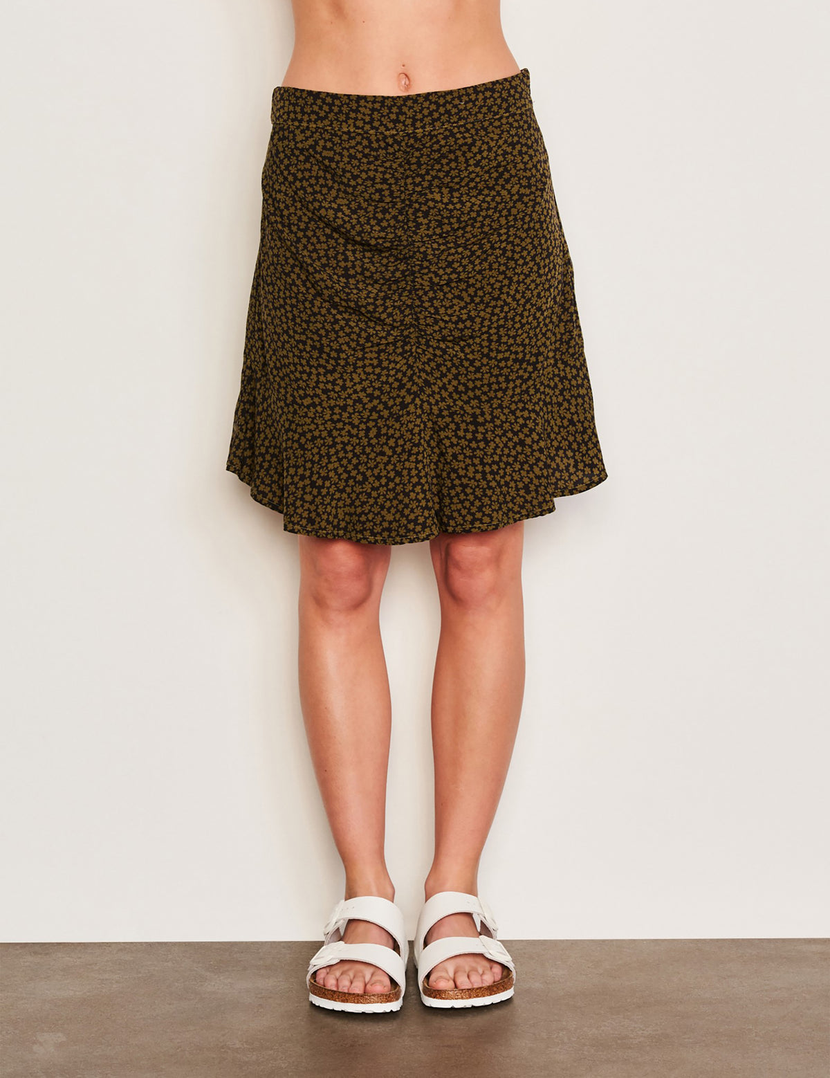 Sundry Clover Short Femme Skirt in Olive-close up of the skirt front view