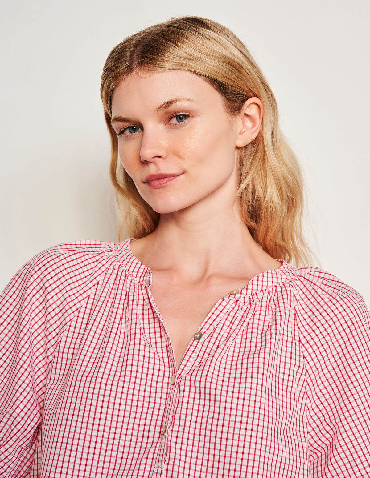 Sundry Beachside Check Femme Raglan Henley in Optic White-close up of neck line details