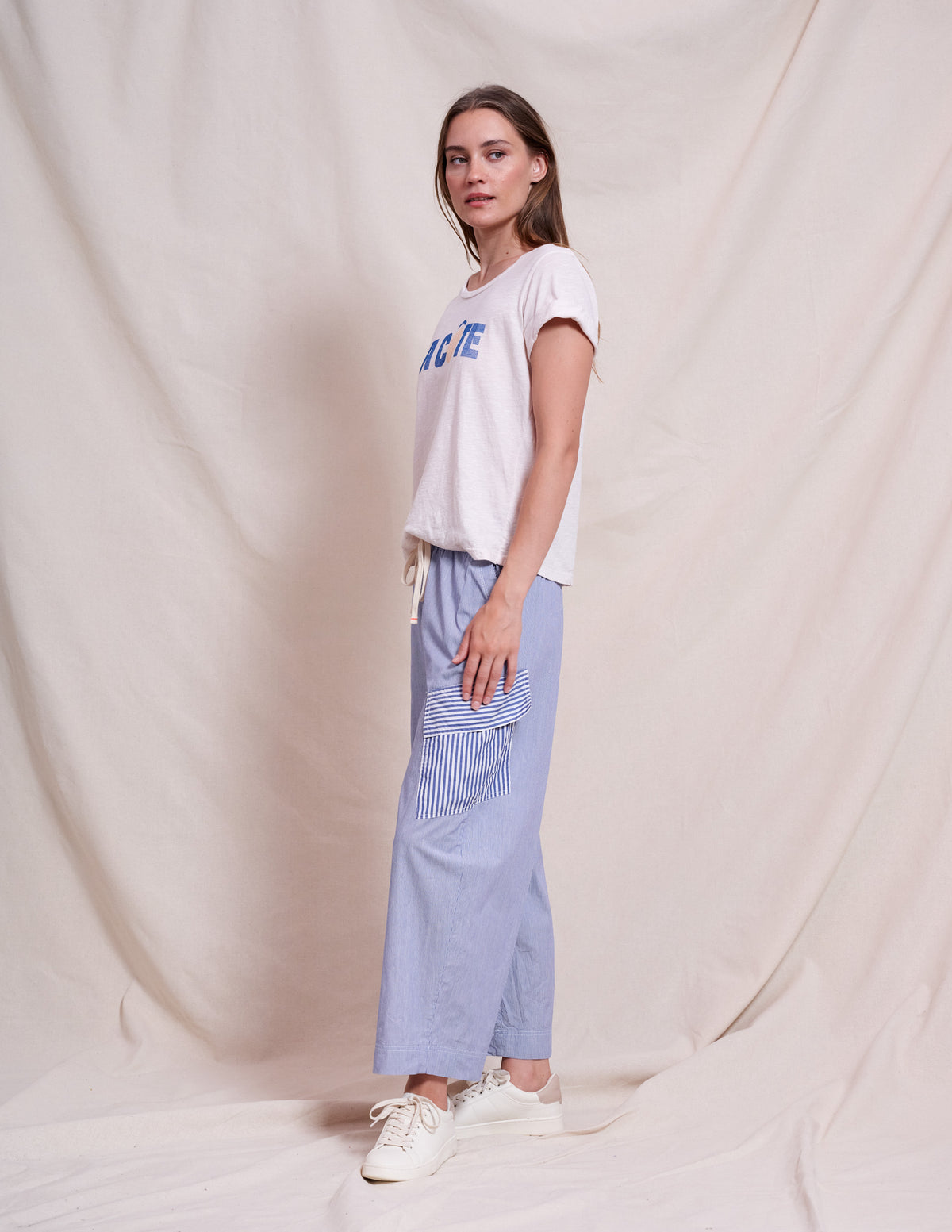 Sundry La Cote Rolled Sleeve Tee in Oyster