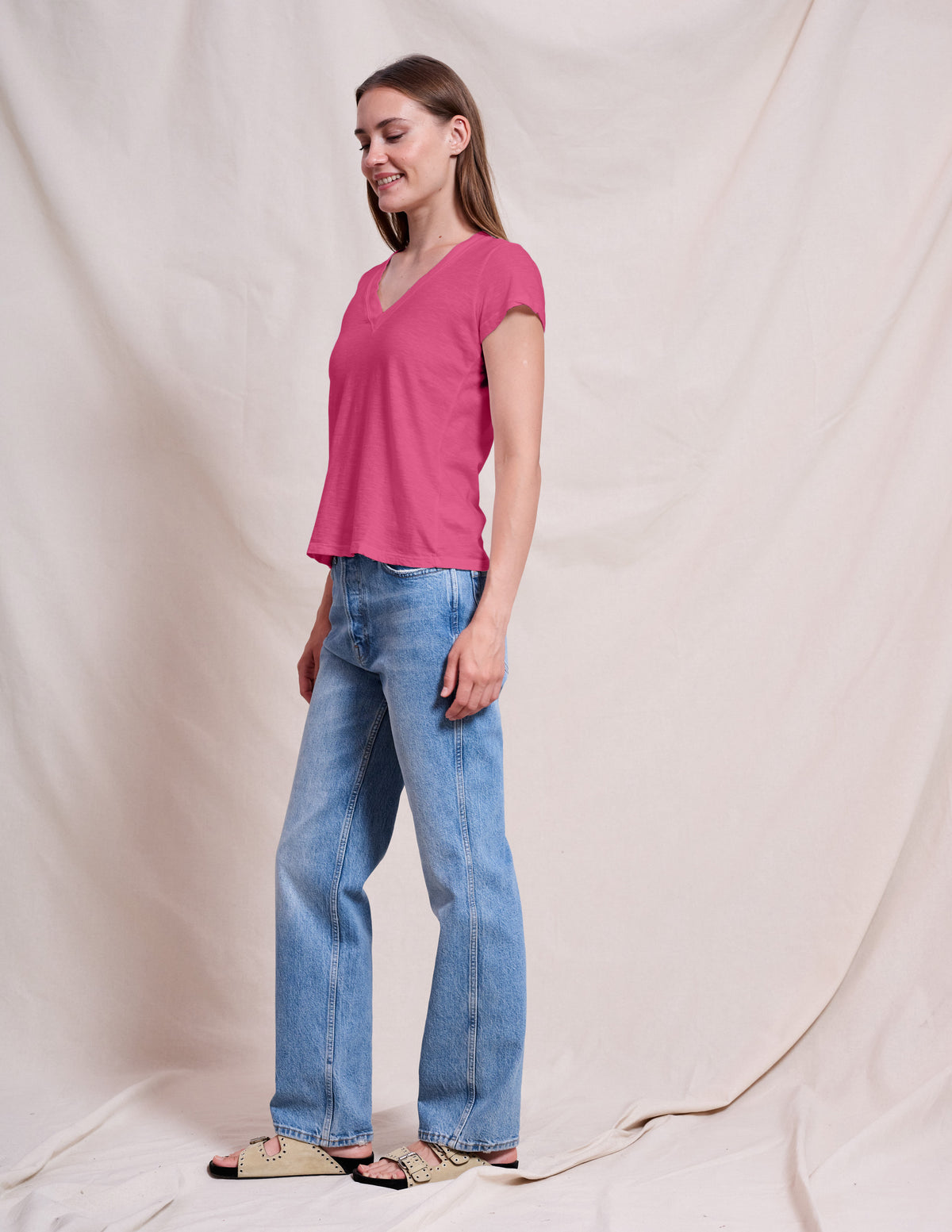 Sundry Deep V-Neck Tee in Cranberry