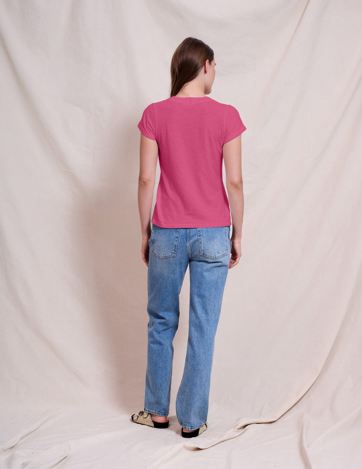 Sundry Deep V-Neck Tee in Cranberry