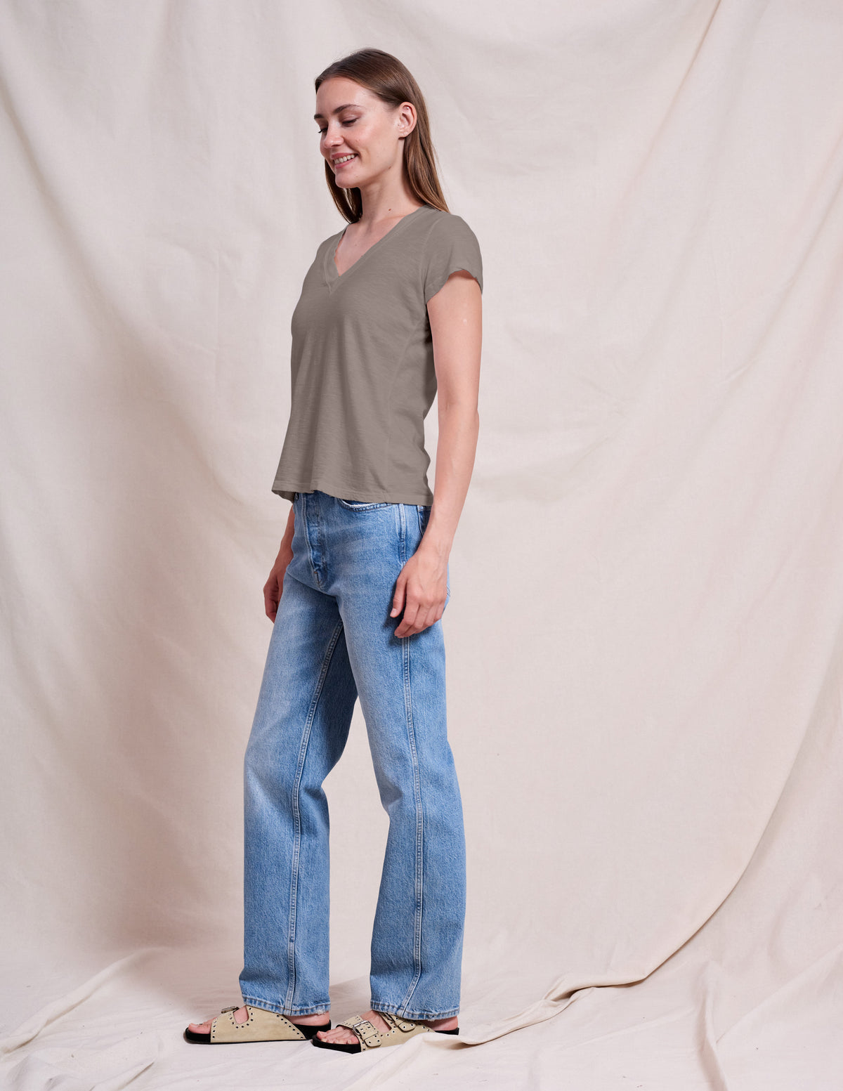 Sundry Deep V-Neck Tee in Fern