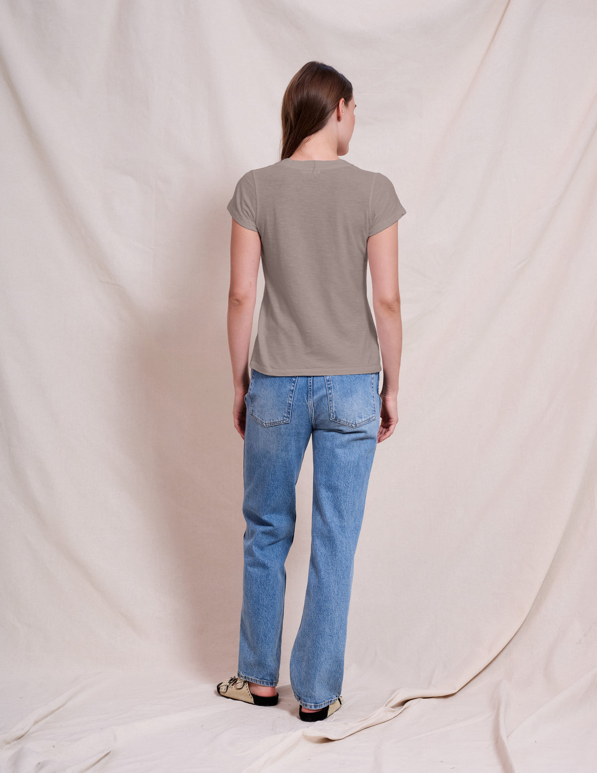 Sundry Deep V-Neck Tee in Fern