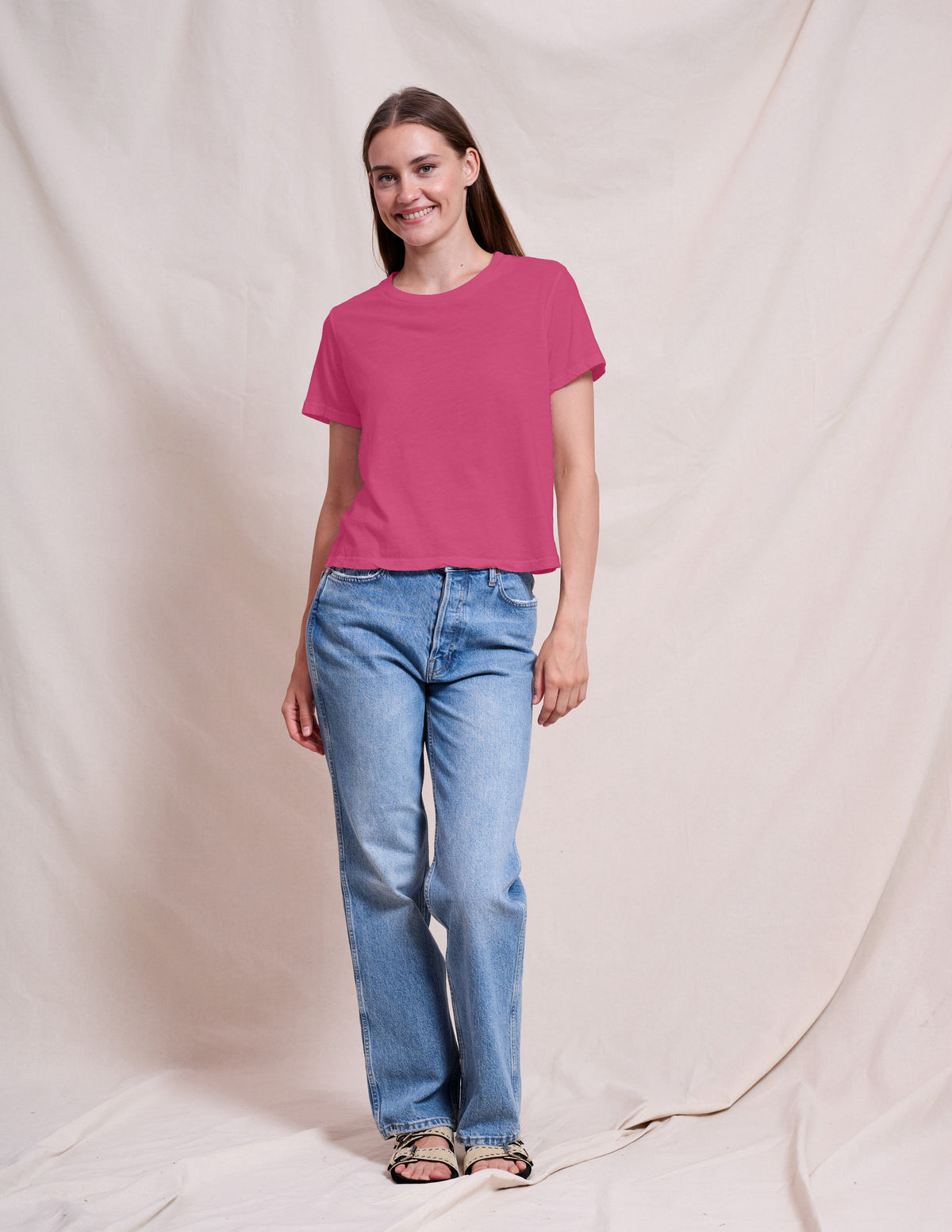 Sundry Crew Neck Tee in Cranberry