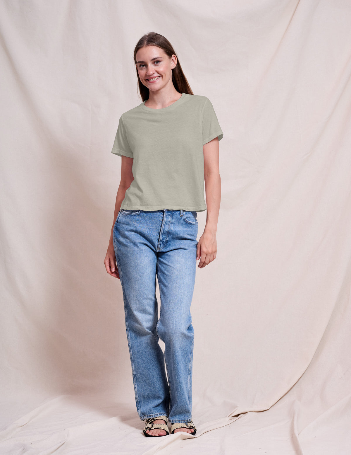 Sundry Crew Neck Tee in Olive Oil