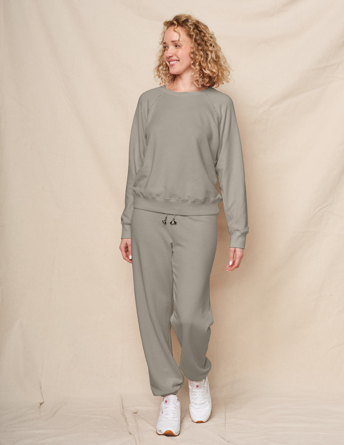 Sundry Raglan Sweatshirt in Fern