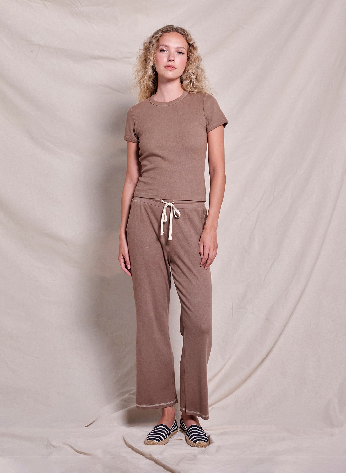 Sundry Shrunken Tee in Taupe