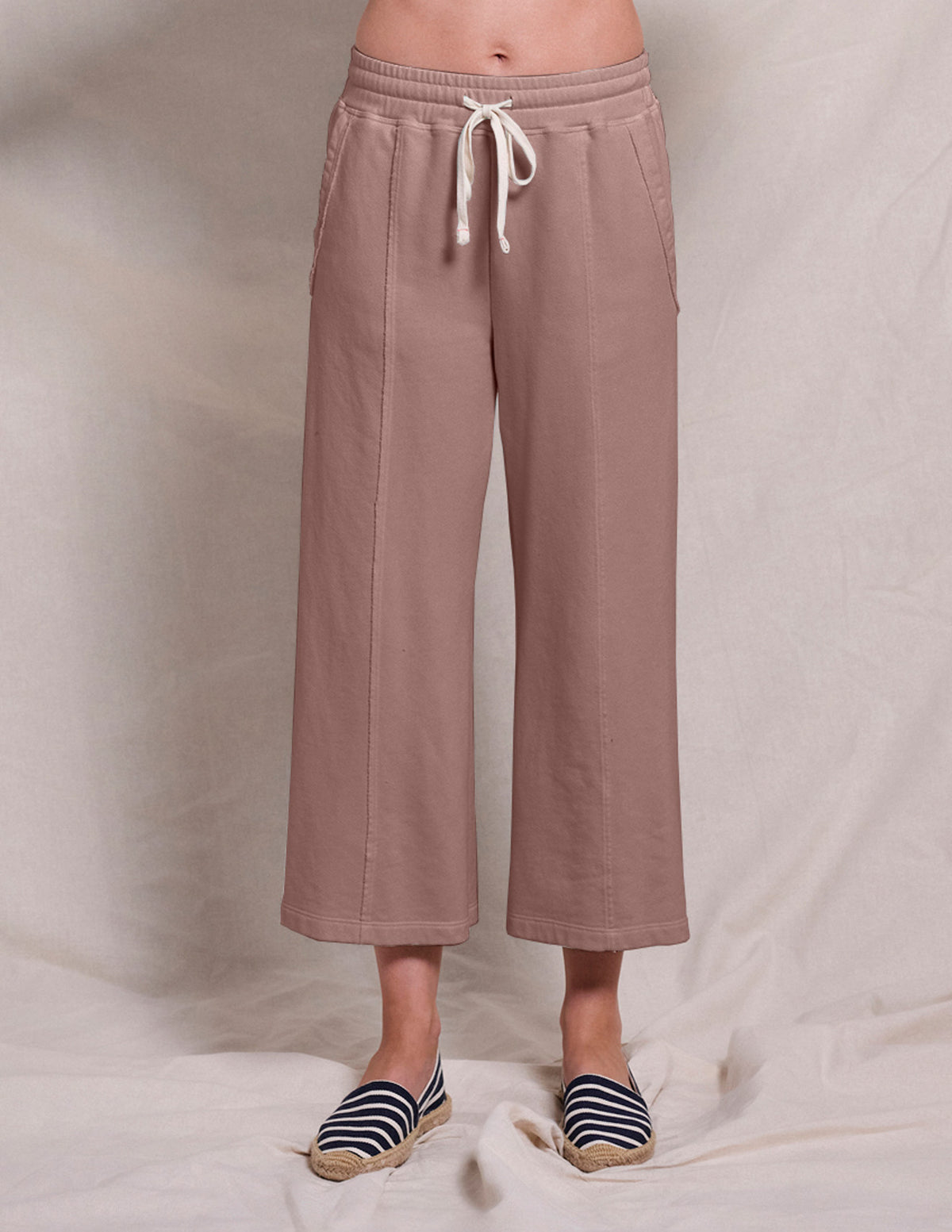 Sundry Raw Seamed Lounge Pant in Taupe