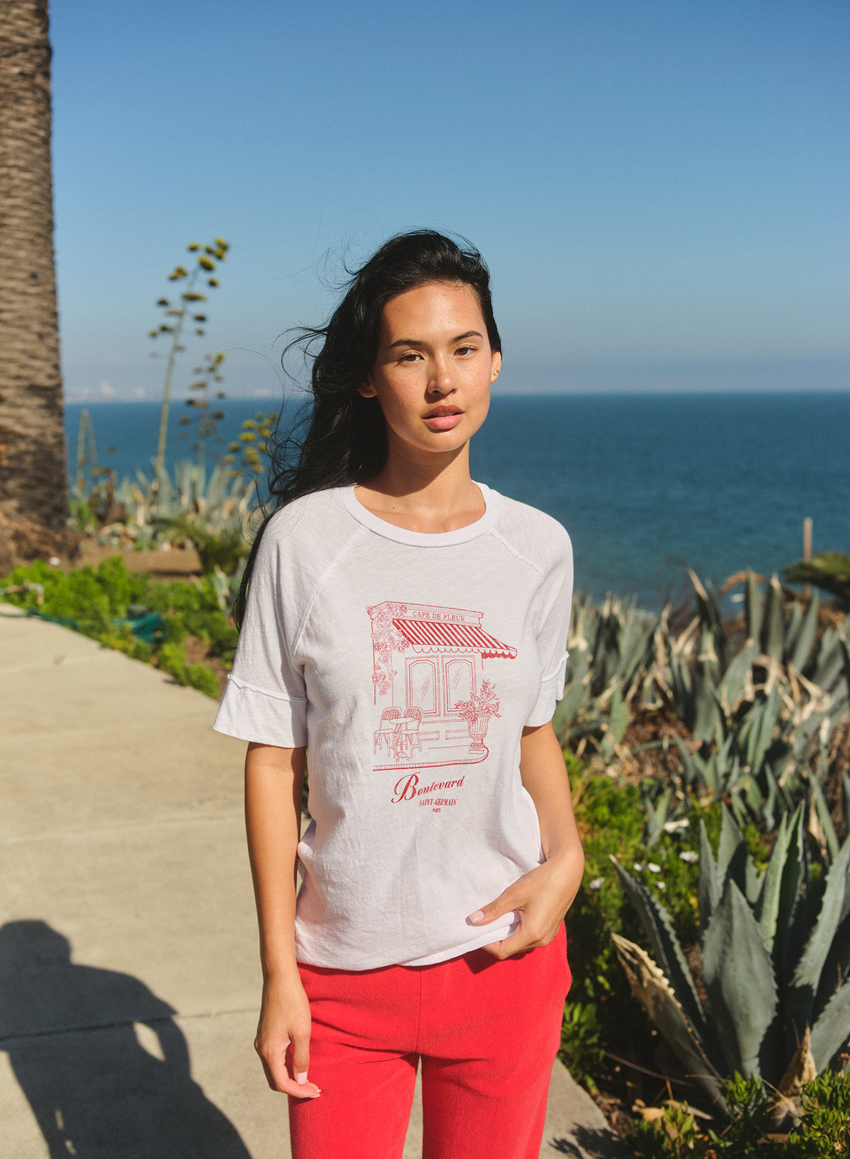 Sundry Cafe Fleur Boyfriend Tee  in Optic White