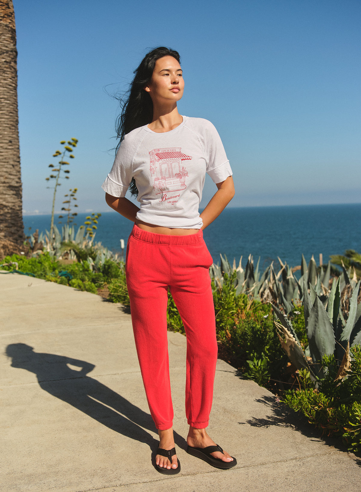 Sundry Cafe Fleur Boyfriend Tee  in Optic White