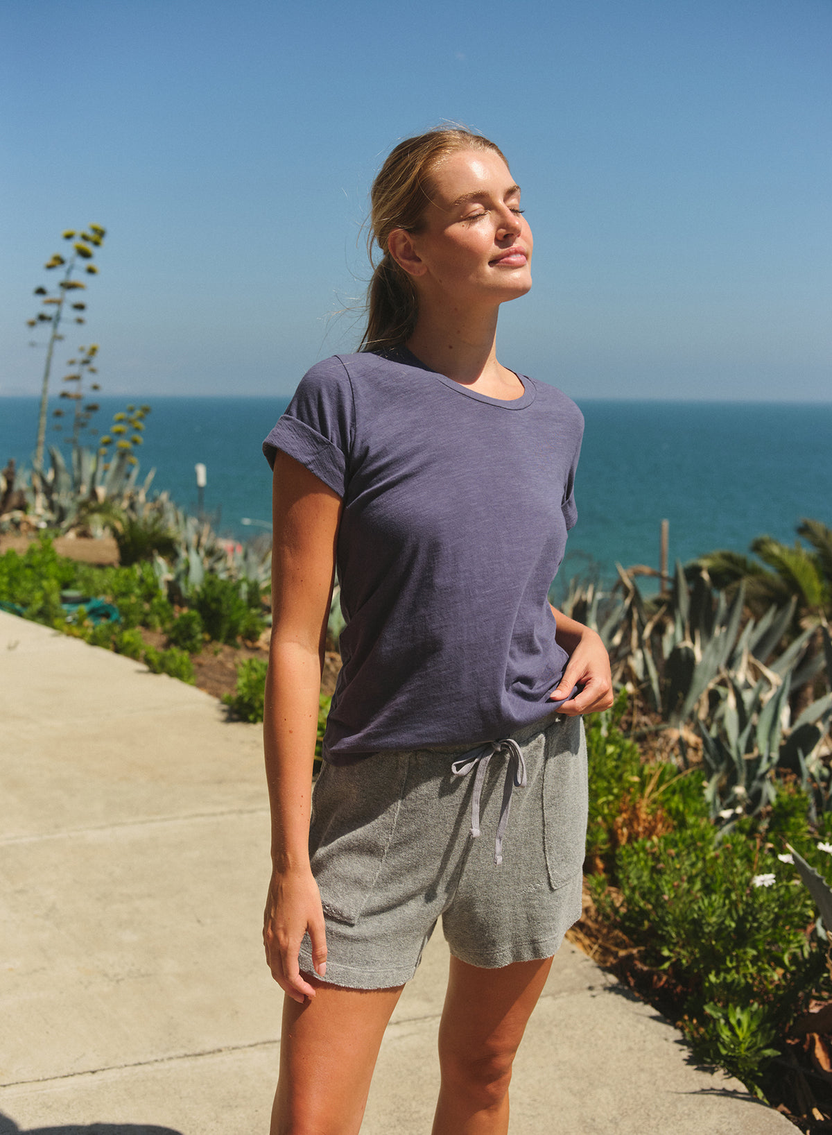 Sundry Rolled Sleeve Tee in Vintage Navy