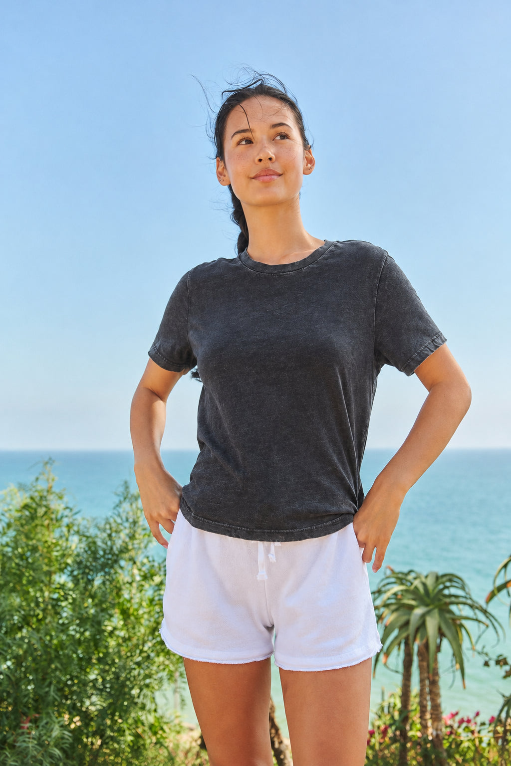 Sundry Crew Neck Tee in Washed Black