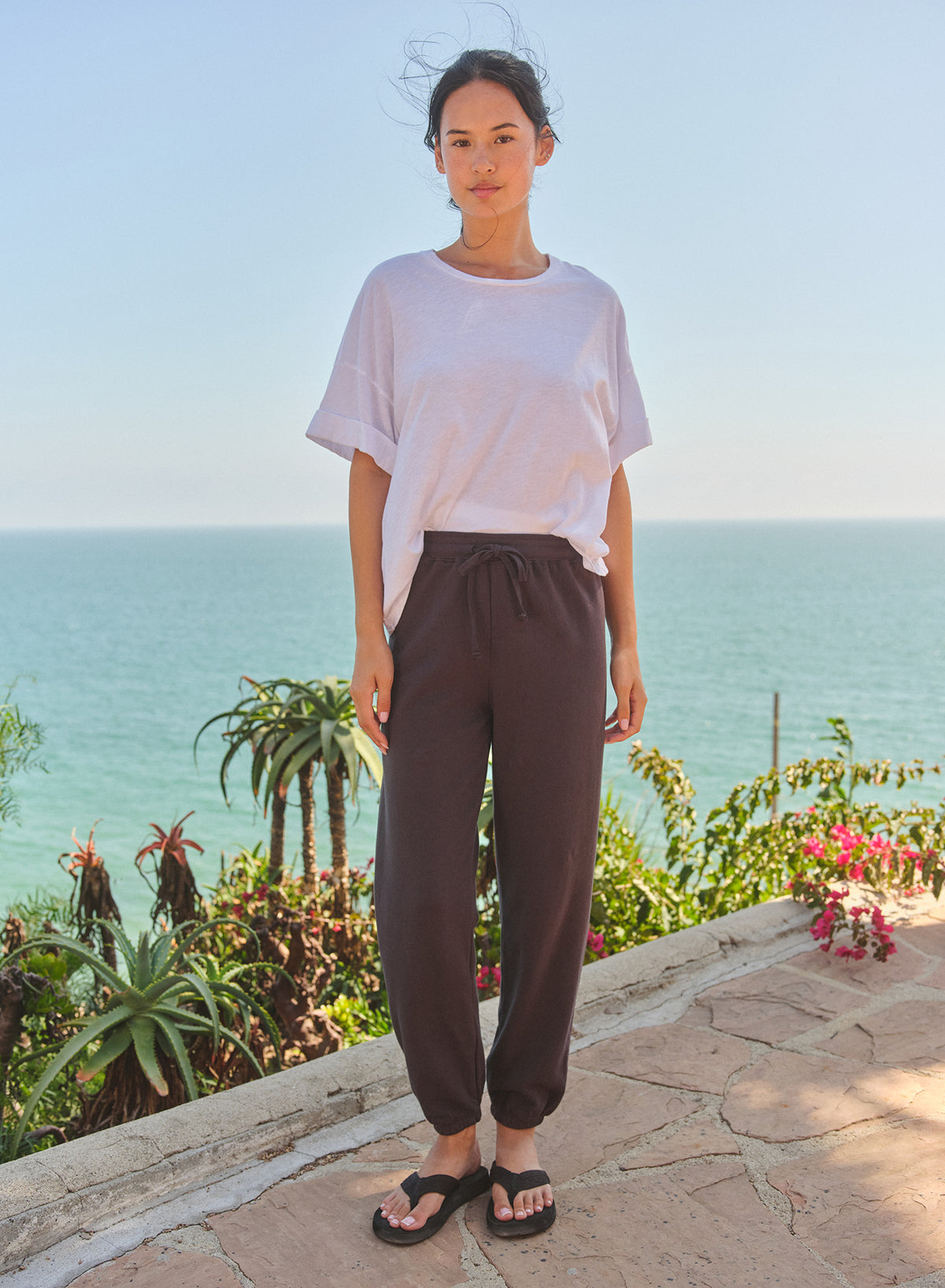 Sundry Basic Sweatpant in Washed Black