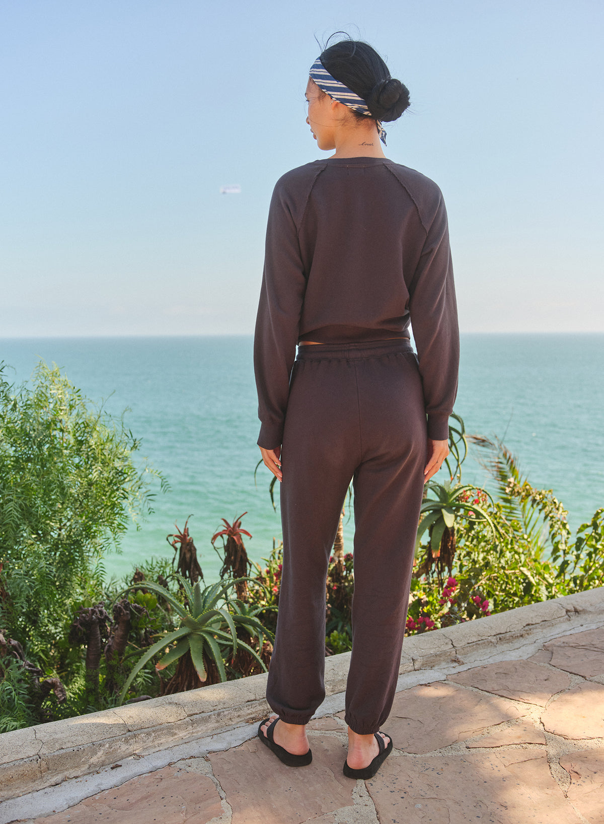 Sundry Basic Sweatpant in Washed Black