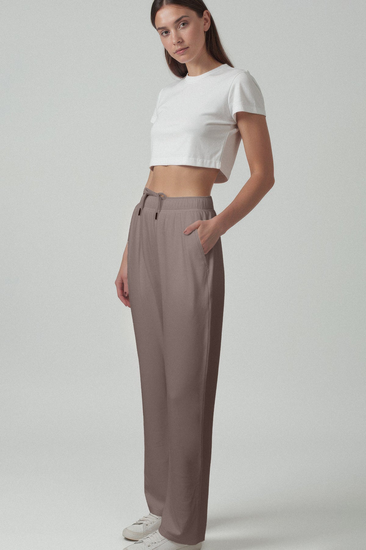 Sundry Softest Fleece Straight Leg Sweatpant in Latte